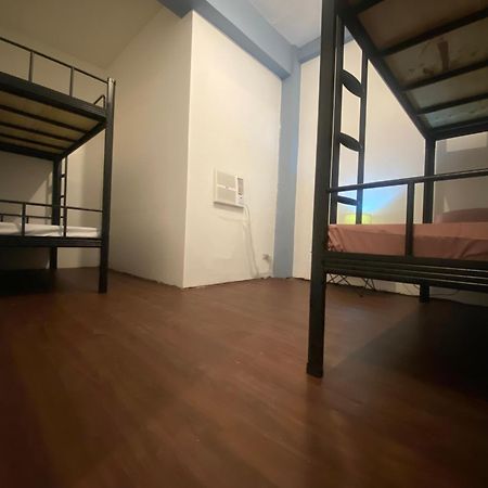 Lime Lite Manila Hostel Makati City Buitenkant foto