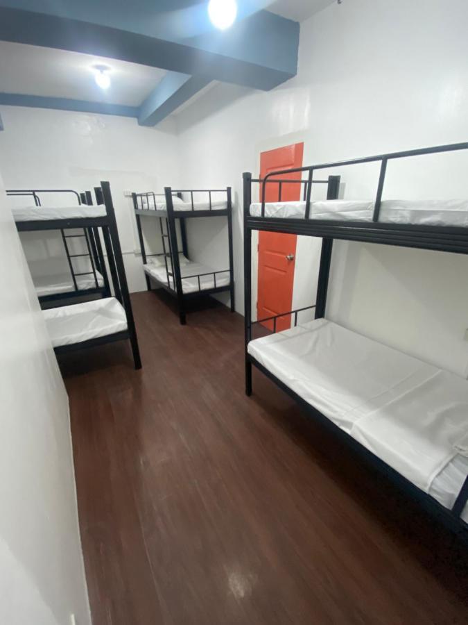 Lime Lite Manila Hostel Makati City Buitenkant foto